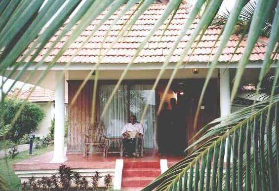 aqua04.jpg (36409 bytes)