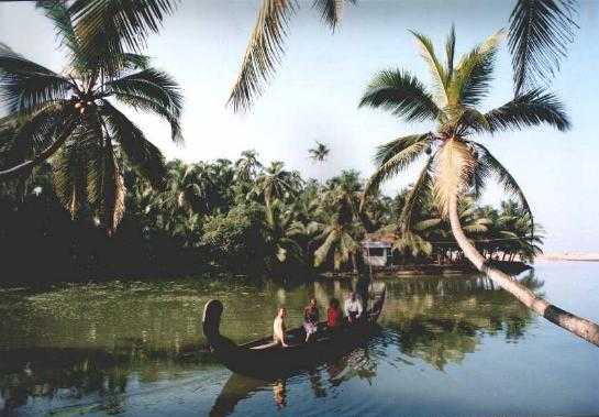 beachandlake01.jpg (33895 bytes)