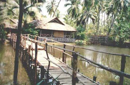 kadapuram01.jpg (36902 bytes)