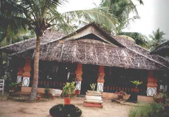 kadapuram02.jpg (30301 bytes)